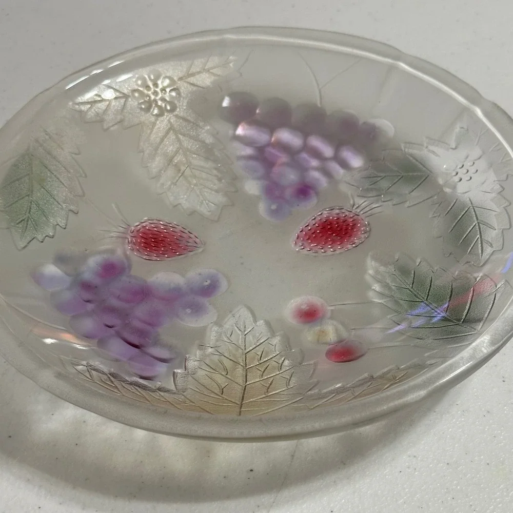 Frosted Glass Fruit Motif Serving Plate Iridescent‎ Grapes Strawberries VTG 8.5